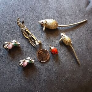 Vntage Pins Mice -4, Lady Bug, Kitties - 2, Golf Bag (not vintage) 6 total